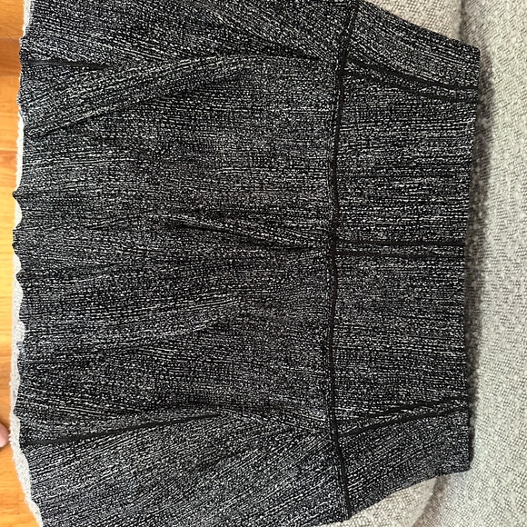 Lululemon skirt - Picture 2 of 7